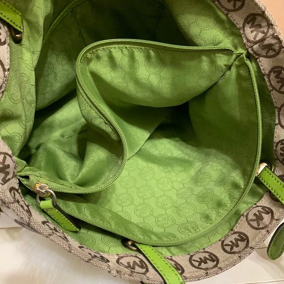 MICHAEL KORS JET SET Vintage Khaki Signature Canvas Pocket Tote w/Green Trim - Picture 11 of 16